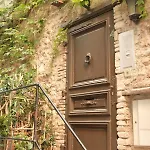 Апартаменты Charming 1br With Balcony & Ac, Heart Of *