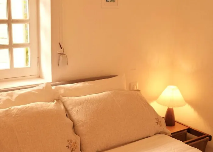 Charming 1br With Balcony & Ac, Heart Of Apartamento *