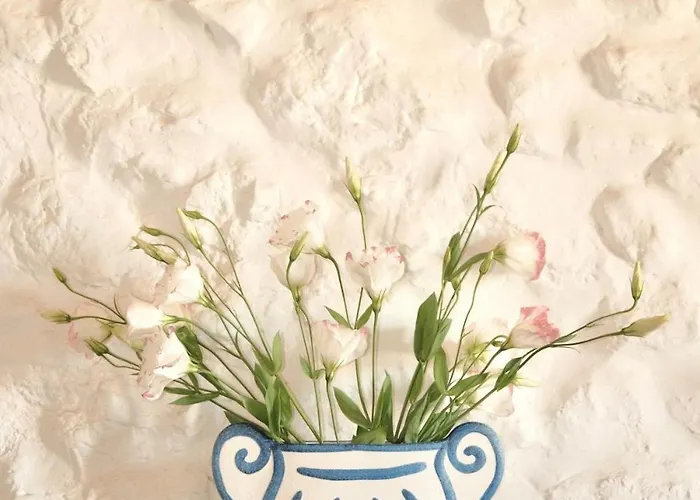 Charming 1br With Balcony & Ac, Heart Of *