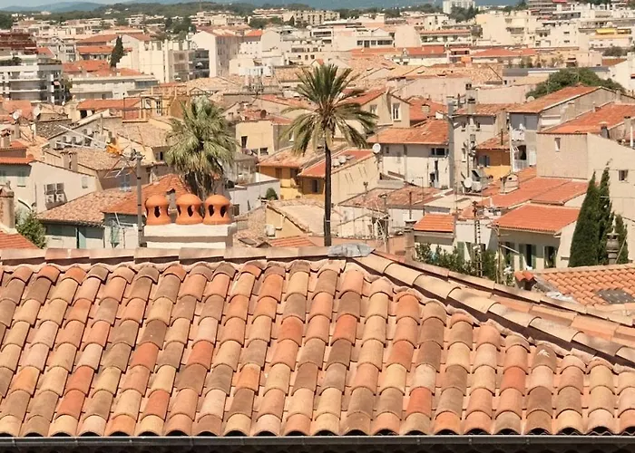 Apartamento Charming 1br With Balcony & Ac, Heart Of *