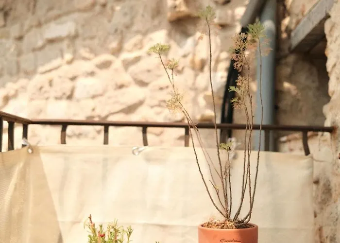 Charming 1br With Balcony & Ac, Heart Of Antibes