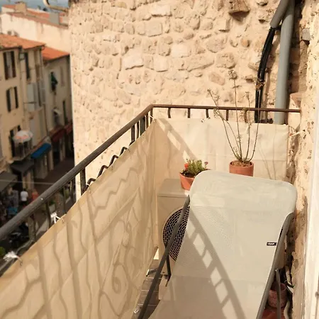 Charming 1br With Balcony & Ac, Heart Of Antibes
