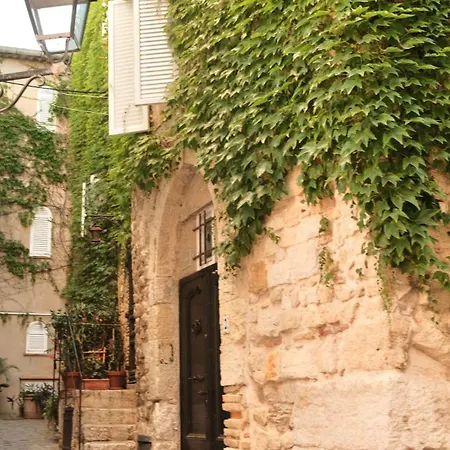 Lägenhet Charming 1br With Balcony & Ac, Heart Of *