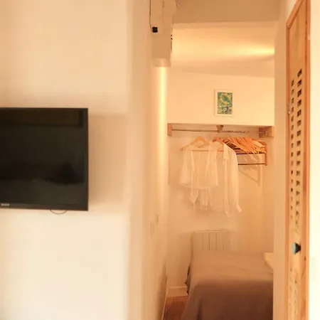 Apartamento Charming 1br With Balcony & Ac, Heart Of Antibes