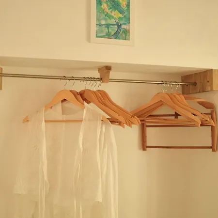 Apartamento Charming 1br With Balcony & Ac, Heart Of