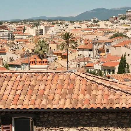 Apartamento Charming 1br With Balcony & Ac, Heart Of *