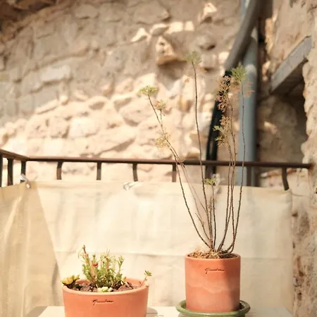 Charming 1br With Balcony & Ac, Heart Of Antibes