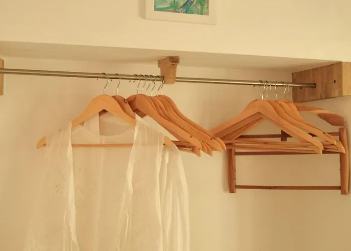 Appartement Charming 1br With Balcony & Ac, Heart Of